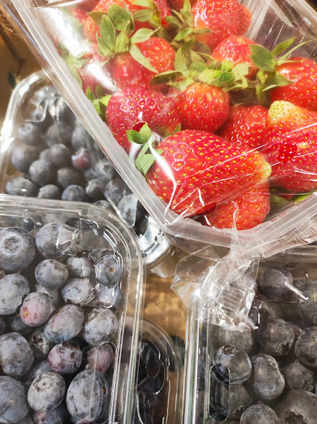Regula 2025/351, stingras prasības attiecībā uz tīrību, migrācijas ierobežojumi, pārstrādātas plastmasas marķēšana, piemaisījumu pēdas, pārtikas saskares materiāli, REACH regula 1907/2006, daudzslāņu plastmasas materiāli, migrācijas testēšana